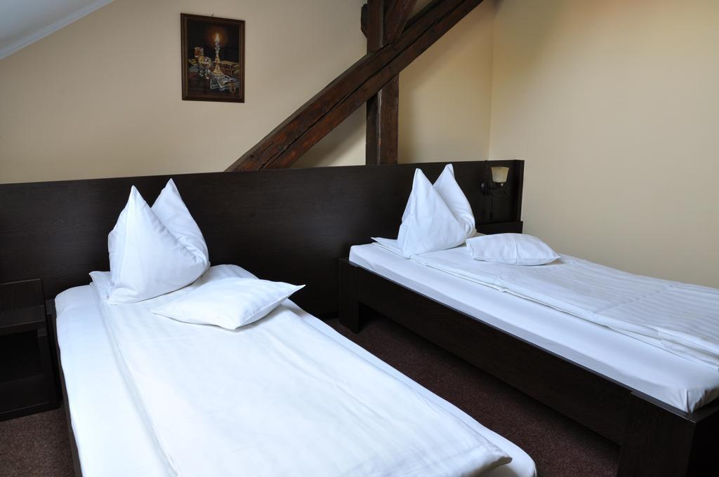 Hotel Cardinal Satu Mare Pokój zdjęcie