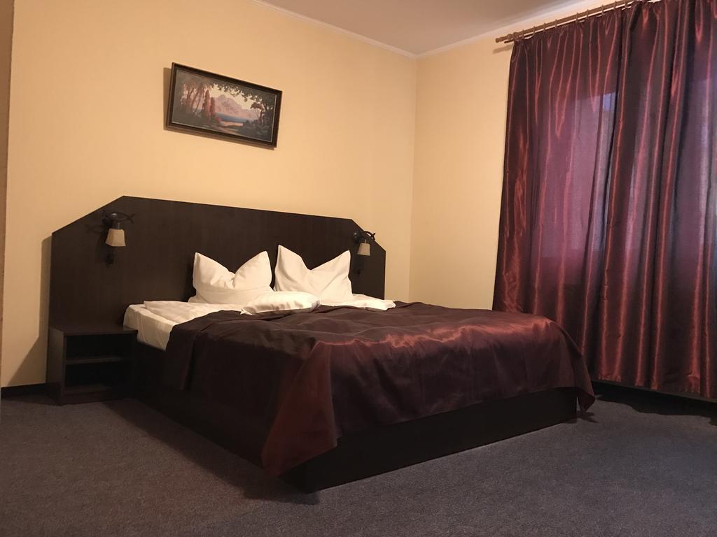 Hotel Cardinal Satu Mare Zewnętrze zdjęcie