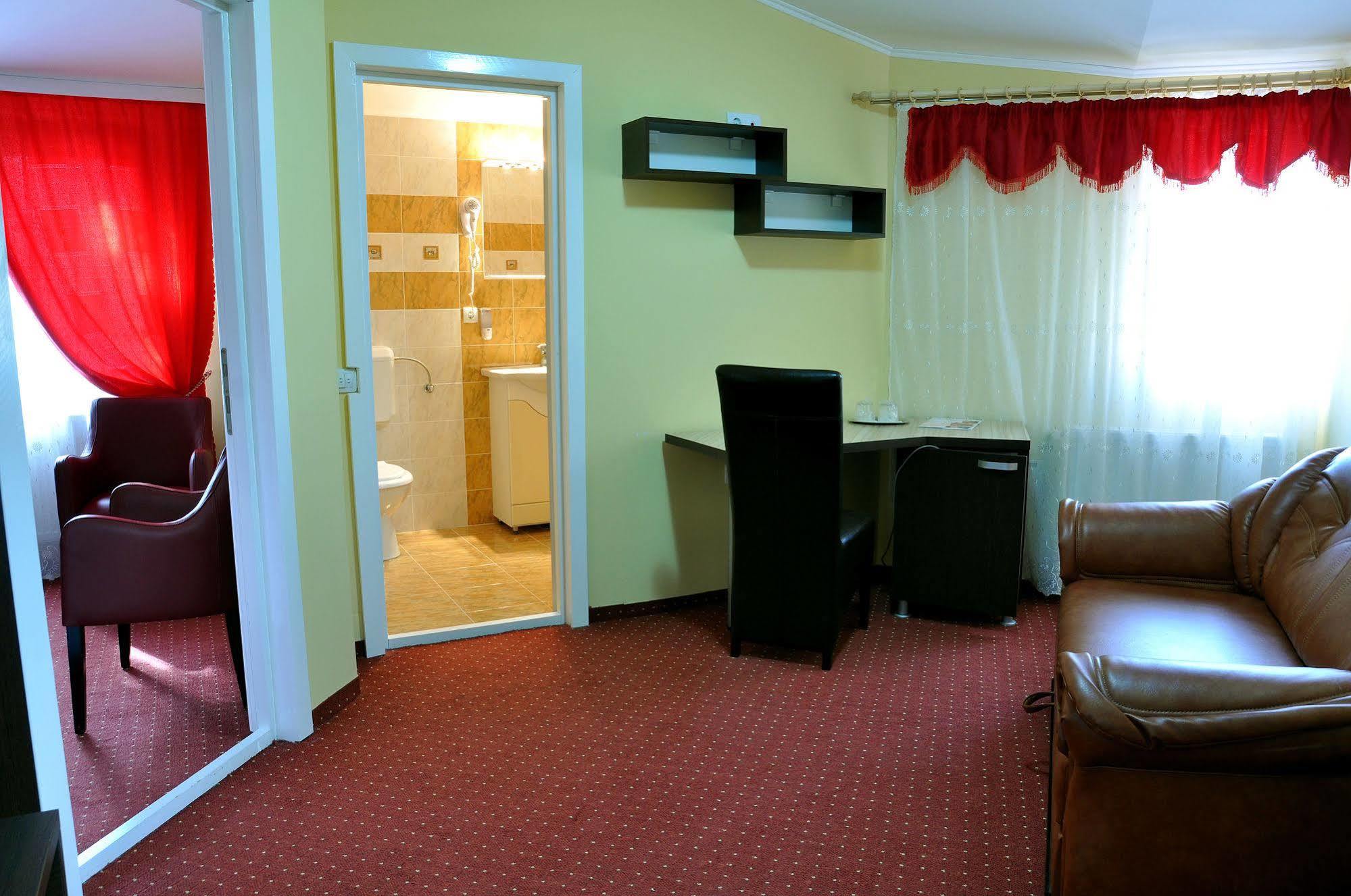 Hotel Cardinal Satu Mare Zewnętrze zdjęcie