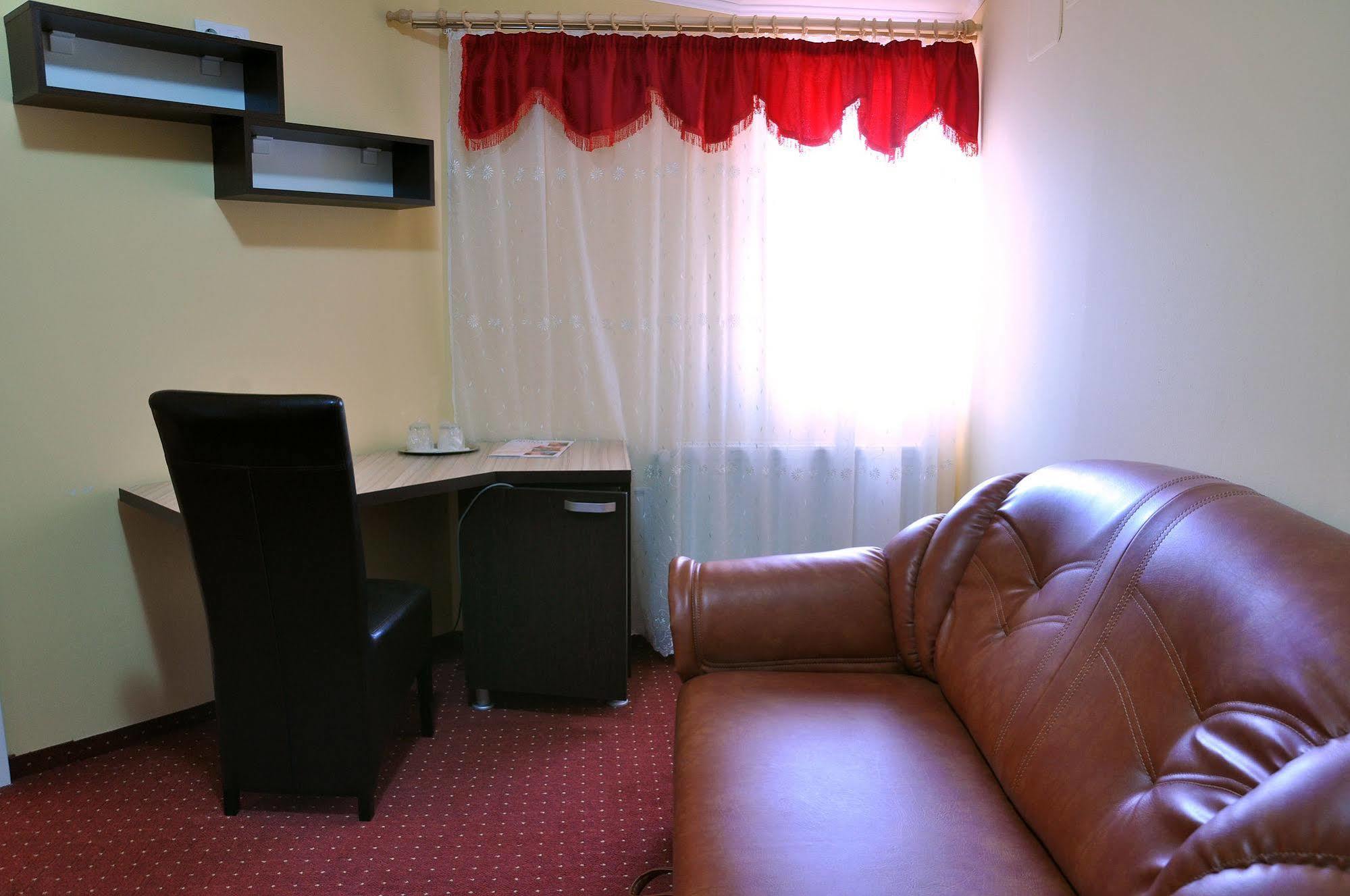 Hotel Cardinal Satu Mare Zewnętrze zdjęcie
