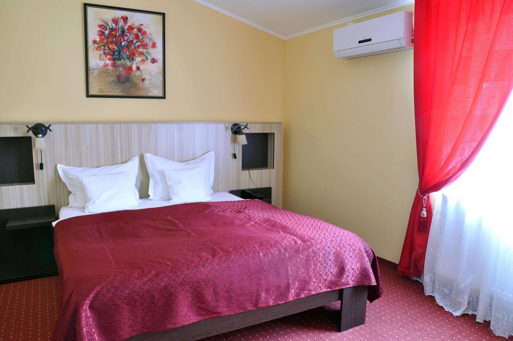 Hotel Cardinal Satu Mare Zewnętrze zdjęcie