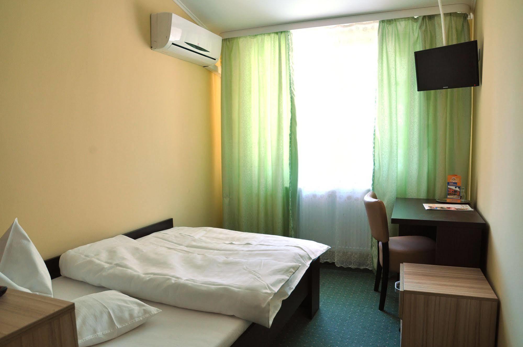 Hotel Cardinal Satu Mare Zewnętrze zdjęcie